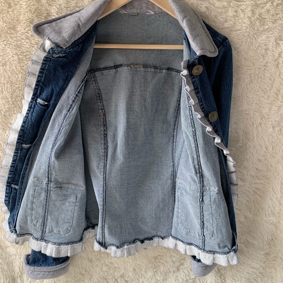 Jean Jacket with Gray Jersey Knit Trim - Picture 3 of 7